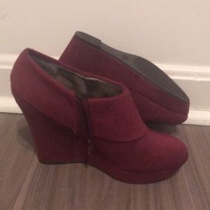 Mossimo suede ankle boots, maroon (8.5)